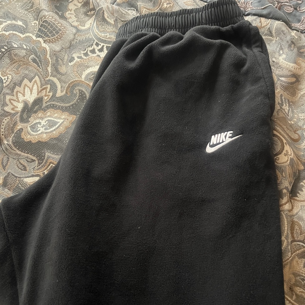NIKE joggers…heavyweight material, lined, great shape, no issues